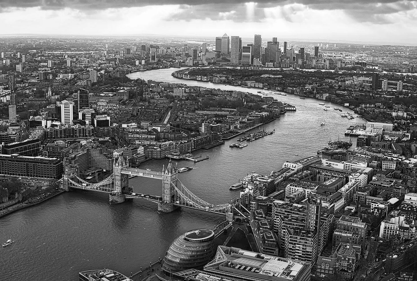 London Premium Travel Prints View of London - Tower of London Wall hangings home decor Art - Black and white - A4 A3 A2 - Festival Merch